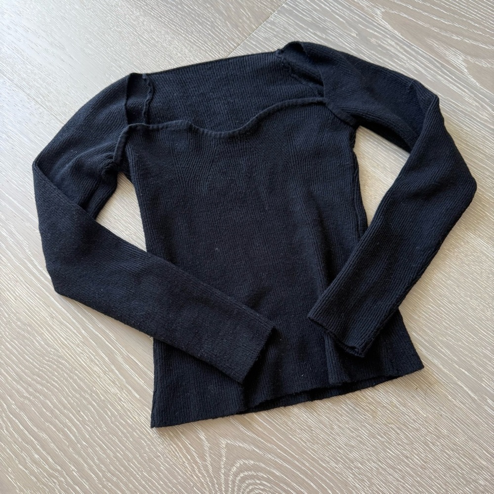 Sweetheart Neckline Sweater, m